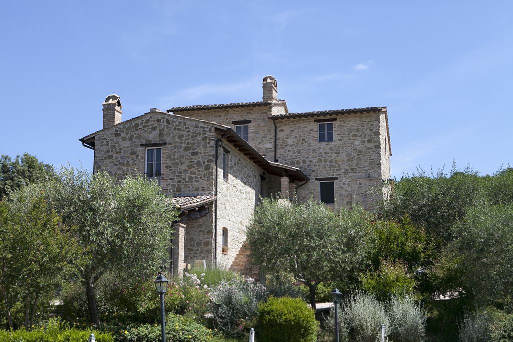 Aparthotel Re Artù Assisi Country Lifestyle Extérieur photo