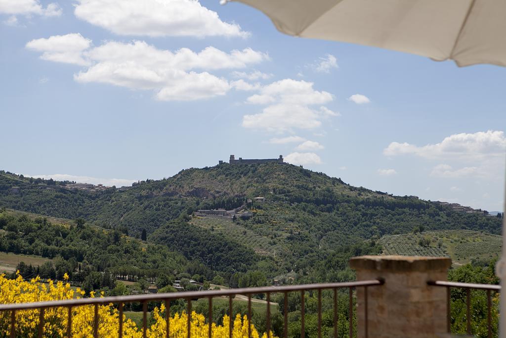 Aparthotel Re Artù Assisi Country Lifestyle Extérieur photo