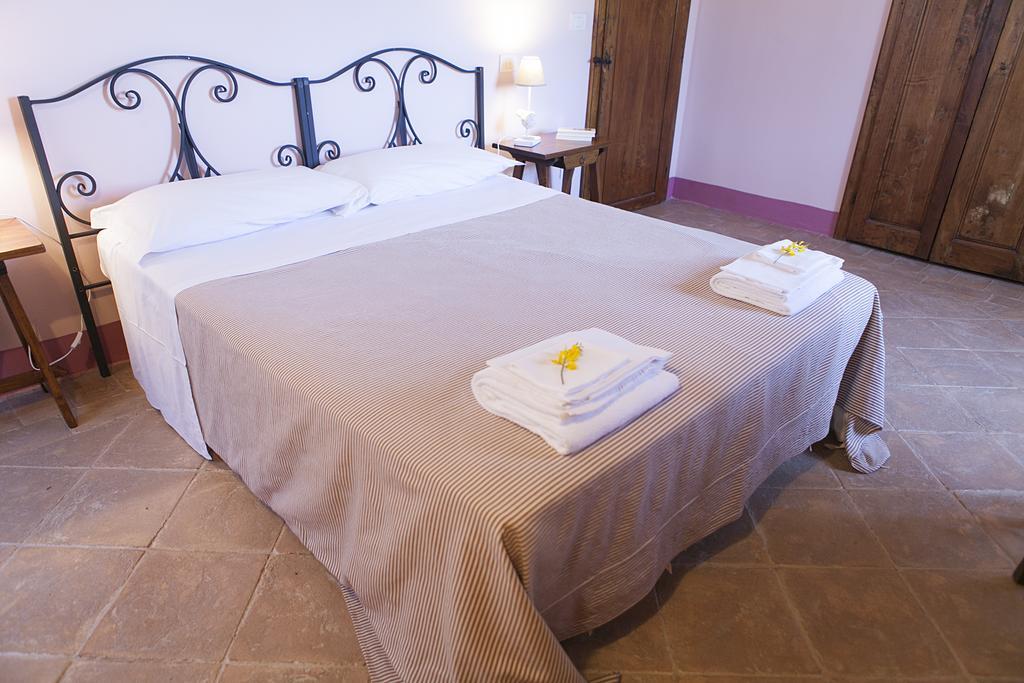 Aparthotel Re Artù Assisi Country Lifestyle Extérieur photo