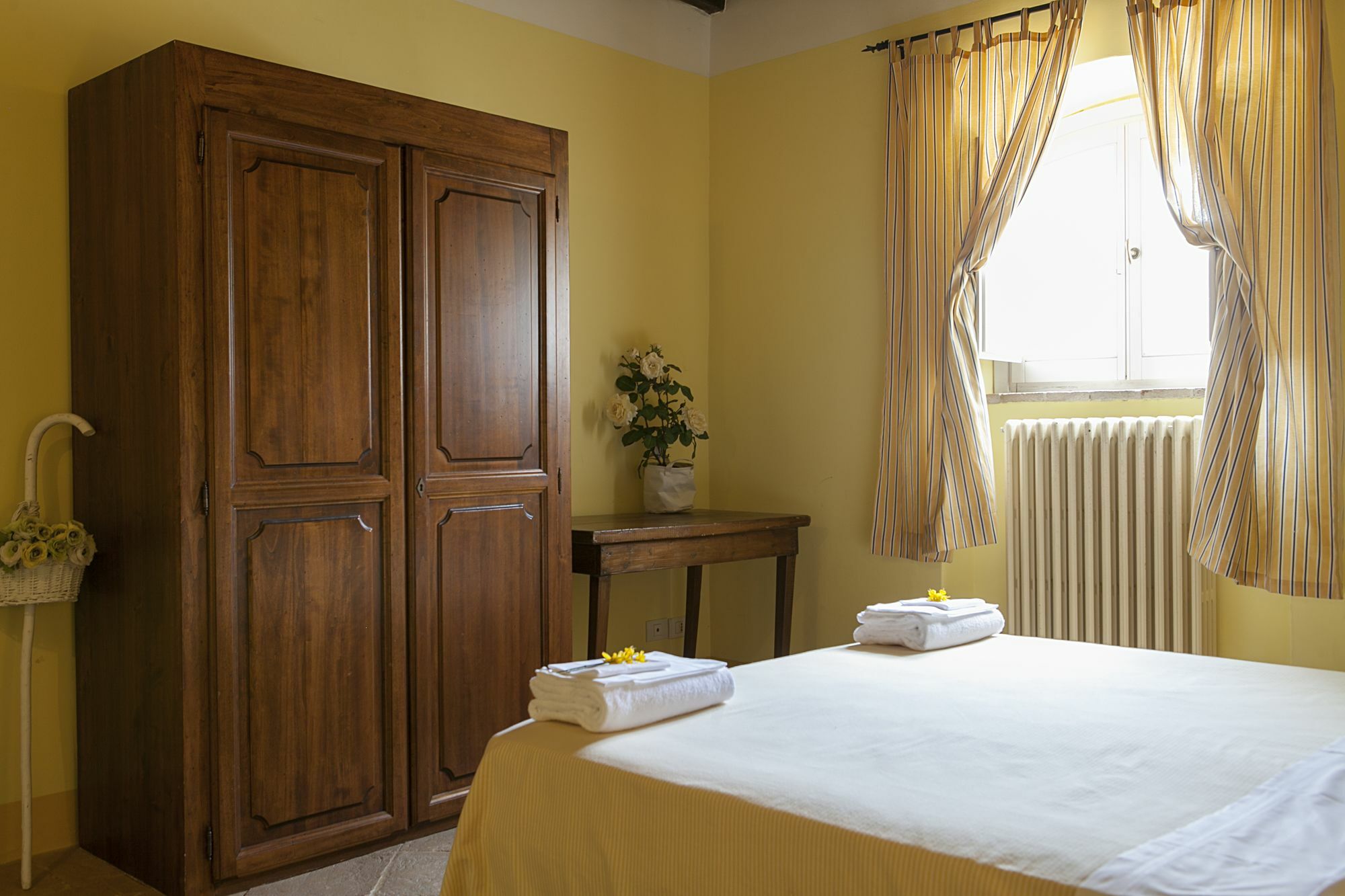 Aparthotel Re Artù Assisi Country Lifestyle Extérieur photo